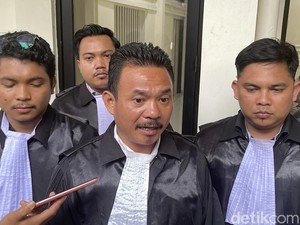Dituntut 10 Bulan Penjara, Pentolan Demo Pati Botok Cs Bacakan Pleidoi