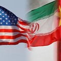 Foto kolase bendera Amerika Serikat, Iran dan China. (CNBC Indonesia)