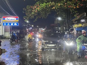 Jalan Poros Makassar-Moncongloe di Nipa-nipa Terendam Banjir Malam Ini
