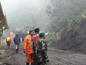 16 Jam Tertutup Longsor, Jalur Wisata Bromo ke Penanjakan Normal Lagi