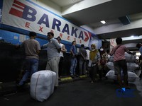 Penampakan Berkarung-karung Barang Ditimbang-Mau Dikirim ke Luar Jawa