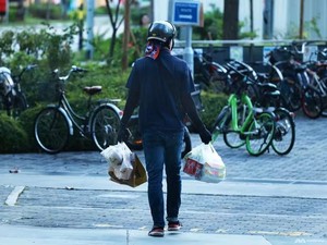 Nganggur 6 Bulan, Pria Ini Pilih Jadi Ojol Pengantar Makanan demi Bertahan Hidup