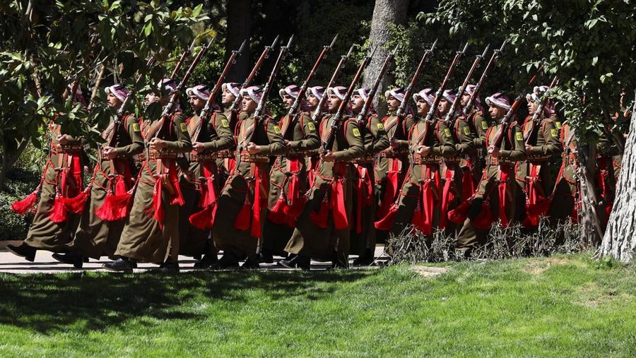 Raja Abdullah II dari Yordania bertemu Presiden Indonesia Prabowo Subianto di Istana Basman, Amman, Yordania, Rabu (25/2/202&circ;0. (REUTERS/Alaa Al Sukhni)