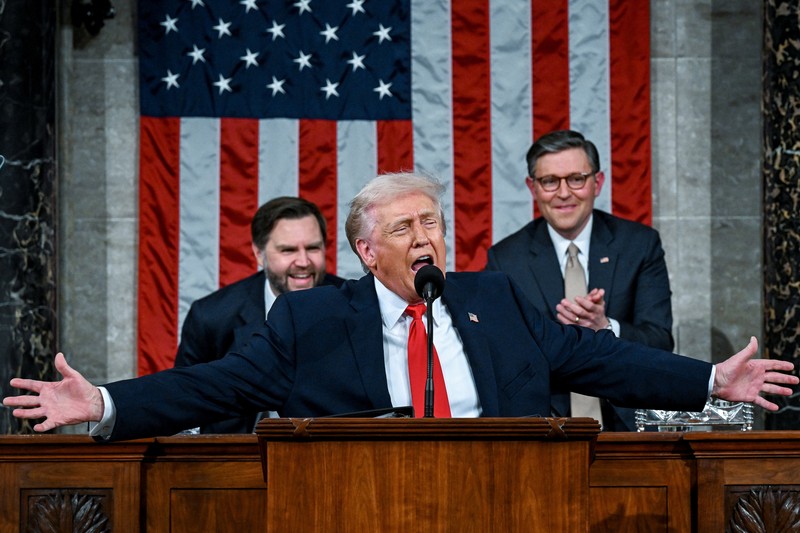 Presiden AS Donald Trump menyampaikan pidato kenegaraan di Ruang Sidang DPR di Gedung Capitol AS di Washington, D.C., AS, 24 Februari 2026. (REUTERS/KEVIN LAMARQUE)
