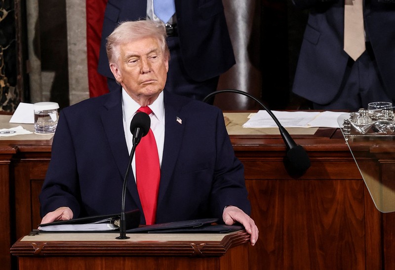 Presiden AS Donald Trump menyampaikan pidato kenegaraan di Ruang Sidang DPR di Gedung Capitol AS di Washington, D.C., AS, 24 Februari 2026. (REUTERS/KEVIN LAMARQUE)