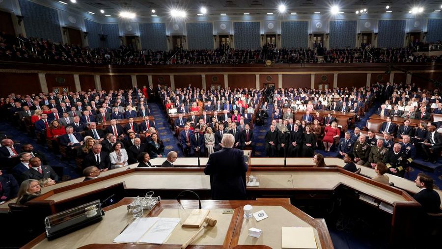 Presiden AS Donald Trump menyampaikan pidato kenegaraan di Ruang Sidang DPR di Gedung Capitol AS di Washington, D.C., AS, 24 Februari 2026. (REUTERS/Jessica Koscielniak/Pool)