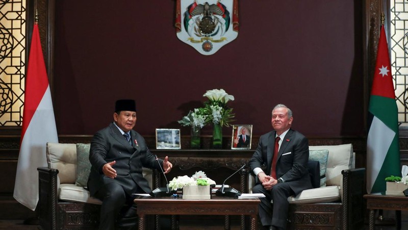 Raja Abdullah II dari Yordania bertemu Presiden Indonesia Prabowo Subianto di Istana Basman, Amman, Yordania, Rabu (25/2/202&circ;0. (REUTERS/Alaa Al Sukhni)