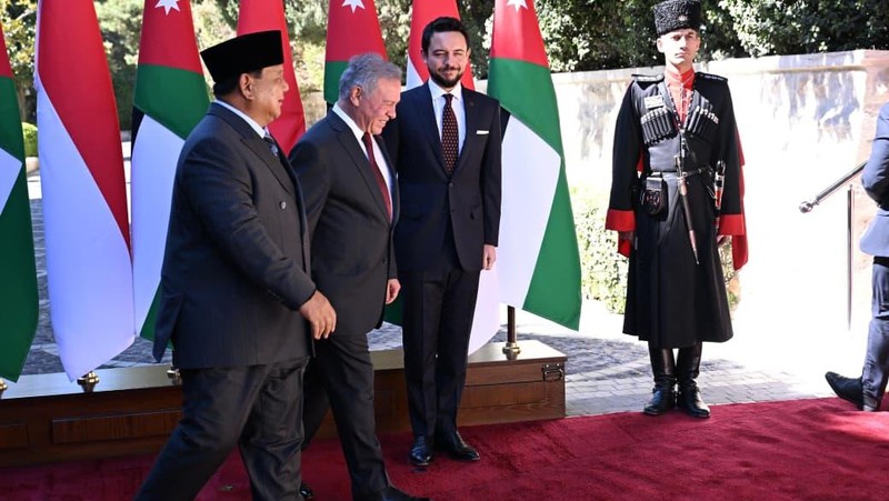 Raja Abdullah II dari Yordania bertemu Presiden Indonesia Prabowo Subianto di Istana Basman, Amman, Yordania, Rabu (25/2/202&circ;0. (REUTERS/Alaa Al Sukhni)