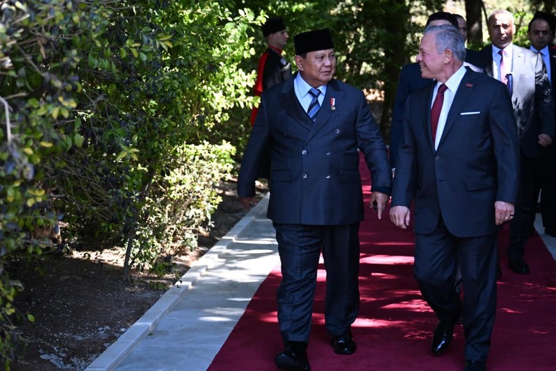 Raja Abdullah II dari Yordania bertemu Presiden Indonesia Prabowo Subianto di Istana Basman, Amman, Yordania, Rabu (25/2/202&circ;0. (REUTERS/Alaa Al Sukhni)