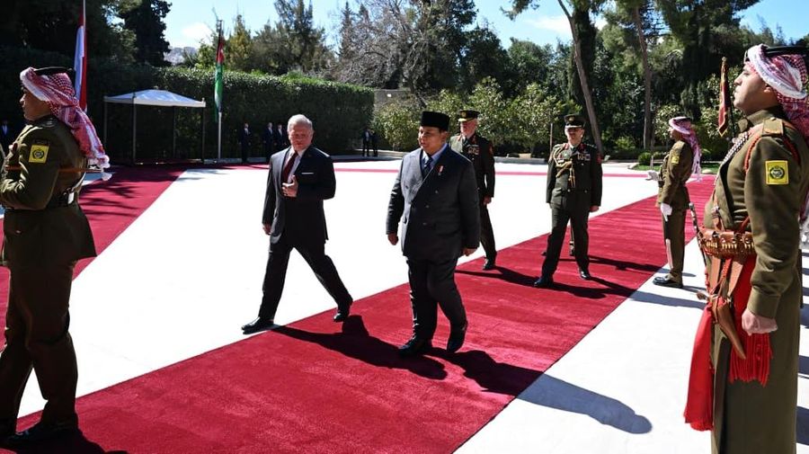 Raja Abdullah II dari Yordania bertemu Presiden Indonesia Prabowo Subianto di Istana Basman, Amman, Yordania, Rabu (25/2/202&circ;0. (REUTERS/Alaa Al Sukhni)