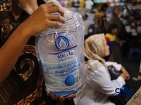 Ini Air Zamzam di Pasar Tanah Abang yang Diklaim Asli dari Makkah