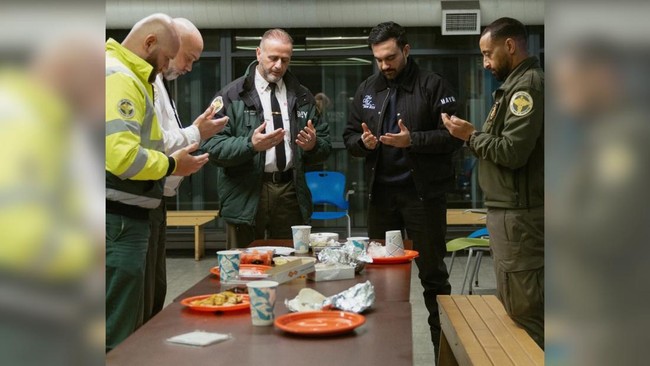 Momen Wali Kota Muslim New York Sahur Bareng saat Ramadan, Tuai Pujian