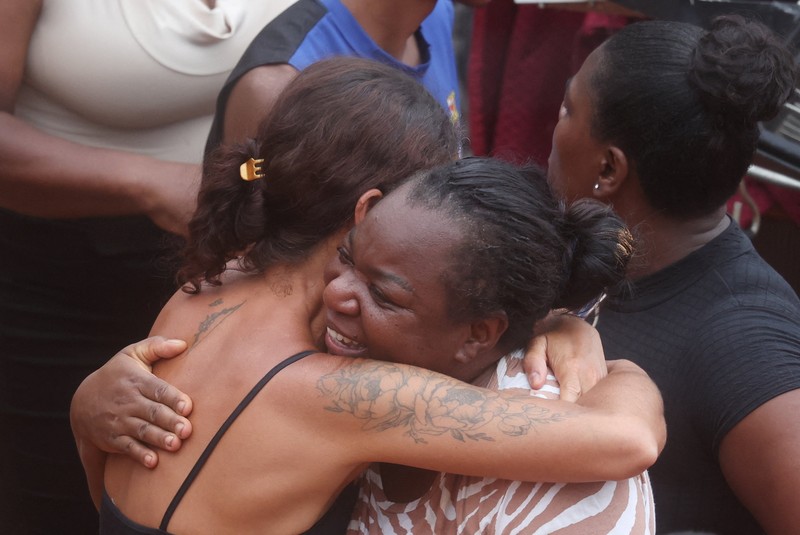 Sebuah tayangan drone menunjukkan puing-puing bangunan yang runtuh setelah pemerintah Brasil menetapkan keadaan darurat akibat hujan lebat yang telah menewaskan warga dan menyebabkan orang hilang, di Juiz de Fora, negara bagian Minas Gerais, Brasil, 24 Februari 2026. (REUTERS/Pilar Olivares)