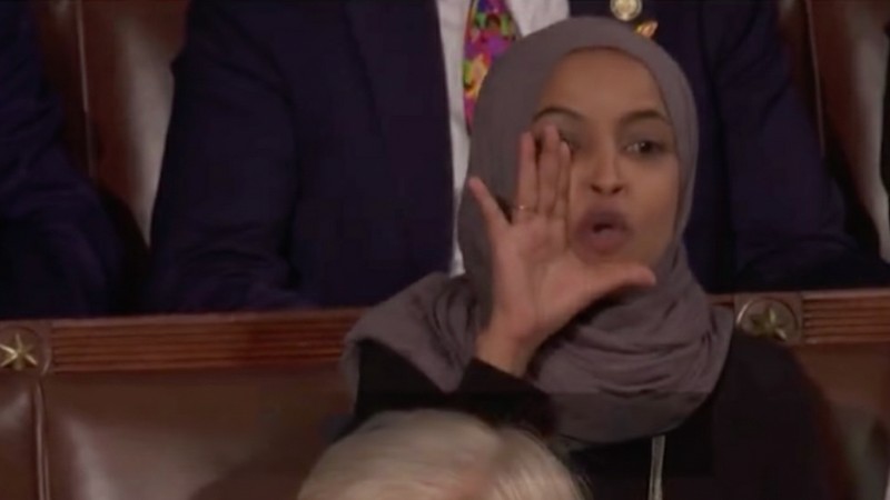 Presiden AS Donald Trump menyampaikan pidato kenegaraan di Ruang Sidang DPR di Gedung Capitol AS di Washington, D.C., AS, 24 Februari 2026. (REUTERS/KEVIN LAMARQUE)