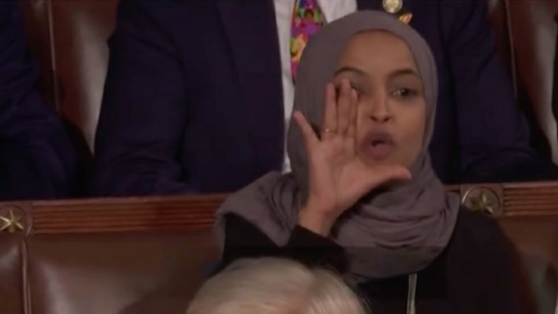 Presiden AS Donald Trump menyampaikan pidato kenegaraan di Ruang Sidang DPR di Gedung Capitol AS di Washington, D.C., AS, 24 Februari 2026. (REUTERS/KEVIN LAMARQUE)