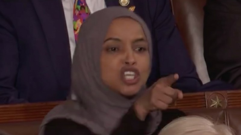 Presiden AS Donald Trump menyampaikan pidato kenegaraan di Ruang Sidang DPR di Gedung Capitol AS di Washington, D.C., AS, 24 Februari 2026. (REUTERS/KEVIN LAMARQUE)