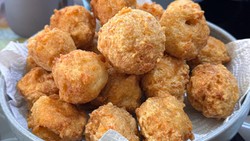 Krenyes Gurih! 10 Bakso Goreng Halal Enak untuk Buka Puasa 