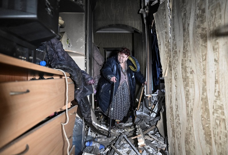 Dampak serangan pesawat tak berawak Rusia di Zaporizhzhia, Ukraina, Kamis (26/2/2026). (REUTERS/Stringer)