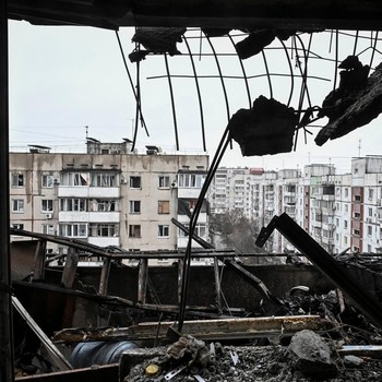 Hujan Bom, Potret Rusia Luncurkan 420 Drone & 39 Rudal ke Ukraina