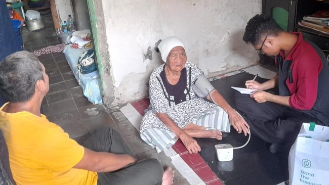 Artha Graha Peduli Lanjutkan Pasar Murah AGP dan Bakti Sosial