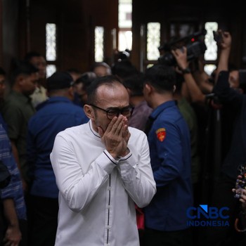 Momen Eks Bos Patra Niaga Menangis Haru Jelang Sidang Vonis Hakim