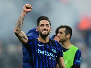 Galatasaray Belum Menyerah Kejar Calhanoglu