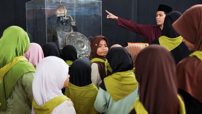 Pameran Artefak Nabi Muhammad di Cibinong Diserbu Pengunjung