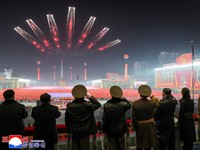 Potret Kim Jong Un dan Putrinya Pamer Kekuatan Korut, Ada Nuklir?