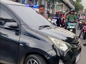 Cerita Warga Lihat Mobil Ugal-ugalan di Jakpus: Udah Kayak Mainan Ditabrakin