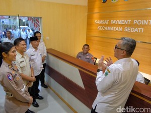 Warga Sedati Makin Dekat Bayar Pajak dengan Dibukanya Samsat Payment