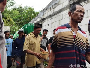 Pengakuan Pilu Keluarga Ibu dan Anak yang Tewas di Eks Aspol Jombang