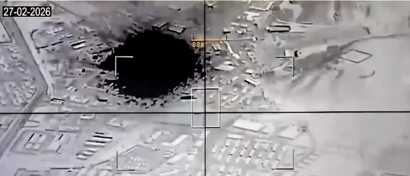 Asap mengepul setelah apa yang dikatakan pejabat Pakistan dan Taliban sebagai serangan Pakistan, di Kabul, Afghanistan, dalam gambar diam ini yang diambil dari video yang dirilis pada 27 Februari 2026. (Tangkapan Layar Video/REUTERS)