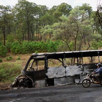Semua Gosong, Potret Mobil-Bus Hangus Usai Tentara Bunuh 