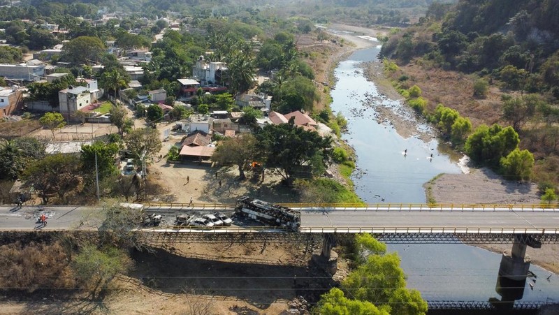 Dampak kekerasan menyusul operasi militer yang menewaskan bos kartel Jalisco, Nemesio Oseguera, 