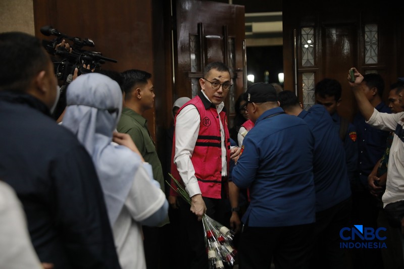 Eks Direktur Utama PT Pertamina International Shipping,Yoki Firnand menjalani sidang putusan dan beberapa terdakwa lain menjalani sidang putusan kasus dugaan korupsi tata kelola minyak mentah dan produk kilang periode 2018&ndash;2023 di Pengadilan Tipikor di PN Jakpus, Kamis (26/2/2026). (CNBC Indonesia/Muhammad Sabki)