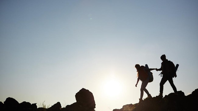 Arti Ikhtiar dan Tawakal Menurut Al-Qur'an dan Hadis