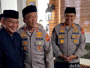 Datangi Ponpes Cipasung, Kapolda Jabar Terkesan Pengelolaan Makan Santri
