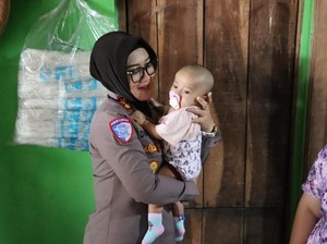 Kapolres Sragen Beri Bantuan ke Bayi dengan Kelainan Jantung: Tetaplah Kuat