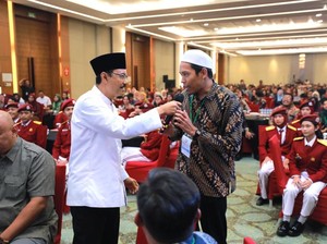 Buka Puasa Bersama Anak Sekolah Rakyat, Gus Ipul Ungkap Spirit Al-Quran