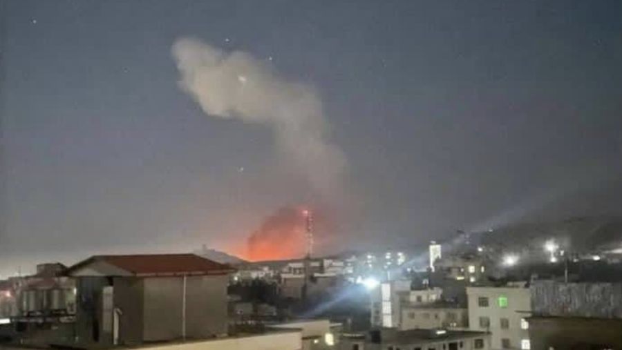 Kobaran api saat kota Kabul di Afghanistan Dimbordir. (Tngkapan Layar X)