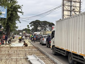 Pemkot Bekasi Targetkan Perbaikan Jalan Swatantra Rampung Sebelum Lebaran