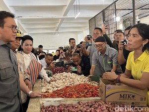 Tinjau Pasar di Tebing Tinggi, Mendag Budi Pastikan Stok dan Harga Stabil