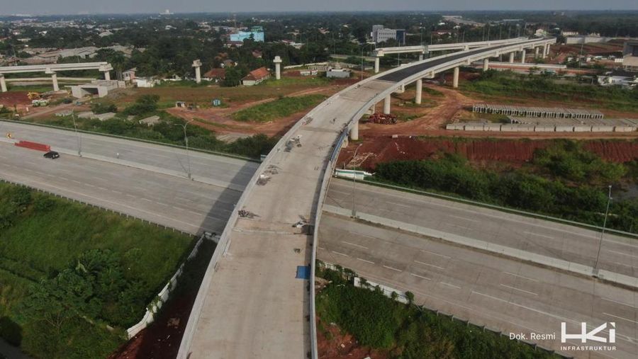 Pengerjaan Proyek Tol Jakarta-Cikampek II Selatan Paket 2A dengan panjang main road 10,50 km yang membentang dari Setu hingga Sukaragam progres sudah 81,65%. (Dok. PT Hutama Karya Infrastruktur (HKI))