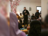 Potret Wali Kota Muslim New York Buka Puasa-Tarawih dengan Warga AS