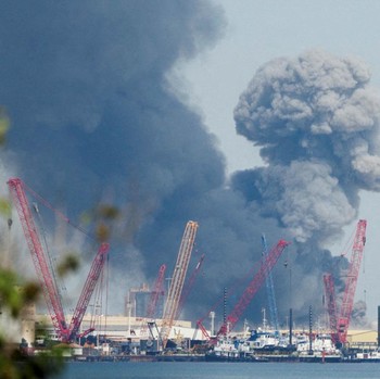 Detik-Detik Rudal Iran Hancurkan Pangkalan Militer AS di Bahrain