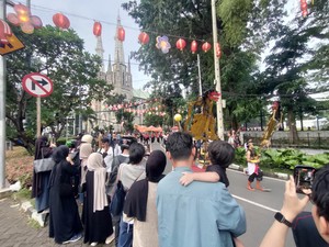 Warga Antusias Lihat Parade Kirab Puncak Imlek di Jakpus: Sekalian Ngabuburit