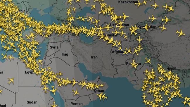 Perang Timteng Menggila, Penerbangan Batal-Bandara Lumpuh Total