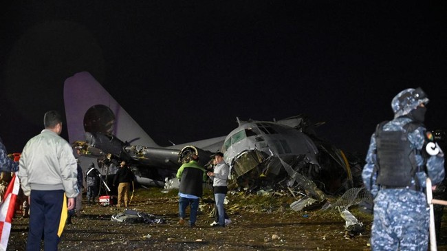 Pesawat Hercules Bawa Duit Rp 1 T Jatuh, Uangnya Dijarah Warga