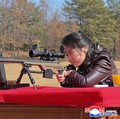 Mulai Unjuk Gigi, Putri Kim Jong Un Jajal Senapan Sniper