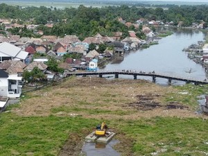 Duh, Hamparan Eceng Gondok Tutupi Aliran Sungai di OKI